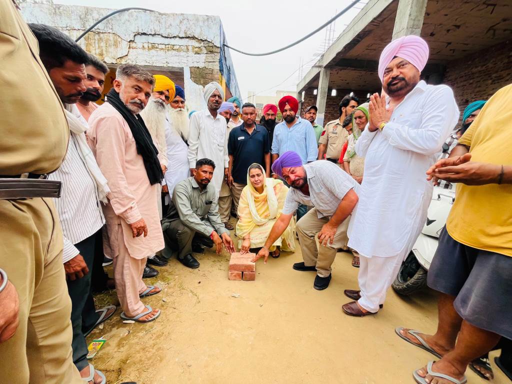 ਵਿਧਾਇਕ ਭਰਾਜ ਵੱਲੋਂ ਪਿੰਡ ਬਲਿਆਲ ਵਿਖੇ ਬਾਜੀਗਰ ਭਾਈਚਾਰੇ ਲਈ 5 ਲੱਖ ਰੁਪਏ ਦੀ ਲਾਗਤ ਨਾਲ ਧਰਮਸ਼ਾਲਾ ਦੇ ਨਿਰਮਾਣ ਕਾਰਜ ਦੀ ਸ਼ੁਰੂਆਤ